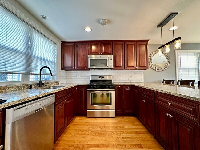 62 Dunboy St, Unit 1 in Boston, MA - Building Photo - Building Photo