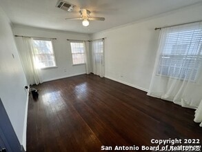 414 Elmwood Dr in San Antonio, TX - Building Photo - Building Photo