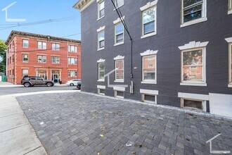 46 Brackett St in Brighton, MA - Building Photo - Building Photo