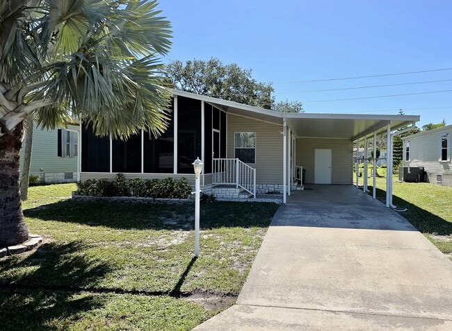 5443 Bannock St in Micco, FL - Building Photo - Building Photo