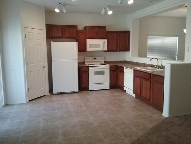 5308 W St Kateri Dr in Phoenix, AZ - Building Photo - Building Photo