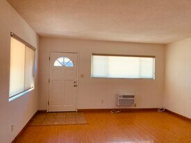 461 E Colorado Ave, Unit 1 in Glendora, CA - Building Photo