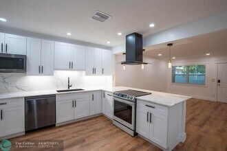 3468 NE 17th Ave in Oakland Park, FL - Building Photo - Building Photo