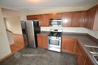 328 Christine Ln in Hainesville, IL - Building Photo - Building Photo