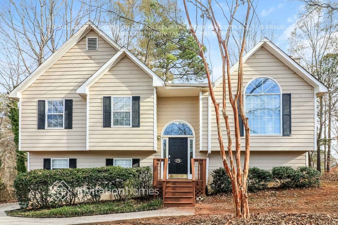 1718 Independence Dr in Douglasville, GA - Foto de edificio