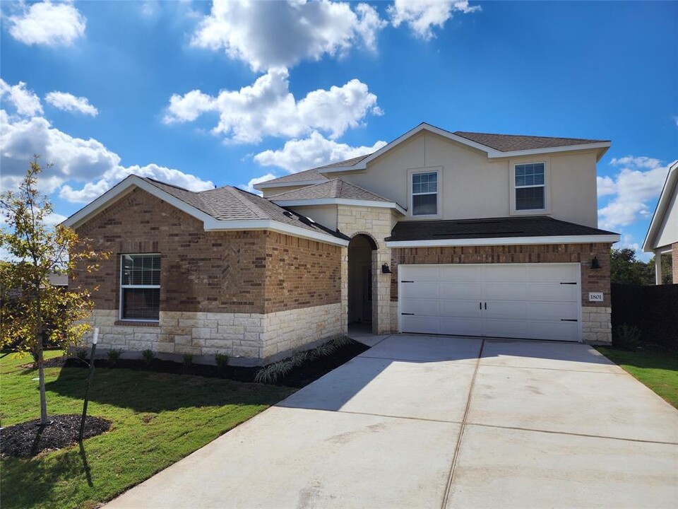 1801 Four Waters Lp in Andice, TX - Building Photo