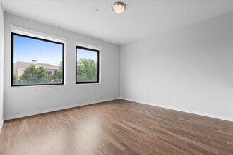 1900 W Lawrence Ave in Chicago, IL - Building Photo - Building Photo