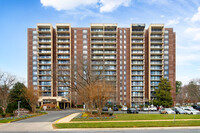 Chelsea Towers in Bethesda, MD - Building Photo - Building Photo