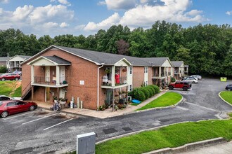 The Colony in Winston-Salem, NC - Foto de edificio - Building Photo