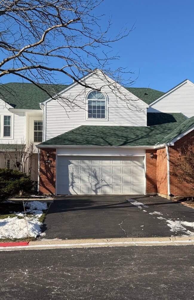 property at 114 Woodbury Ln