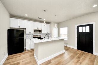 5211 Amy St in Houston, TX - Building Photo - Building Photo