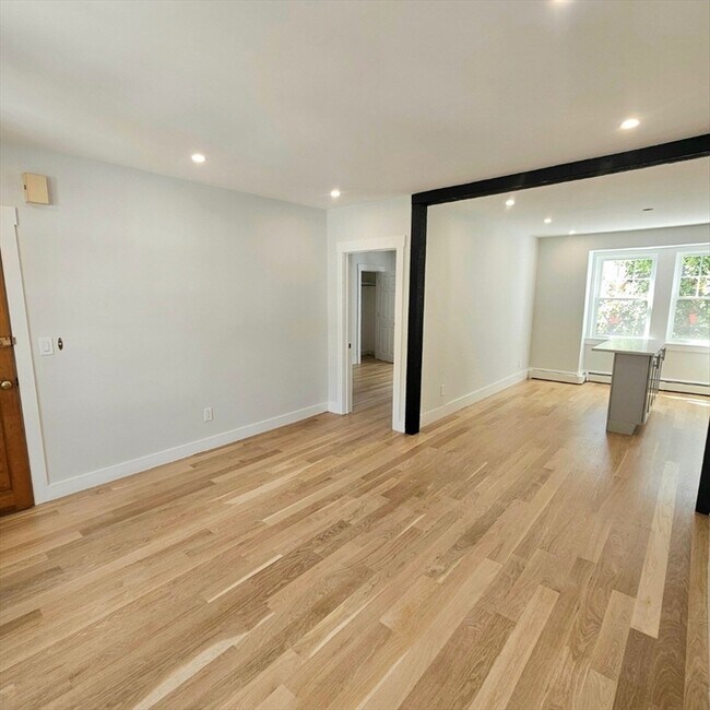 19 Roberts St, Unit #1 in Brookline, MA - Building Photo - Building Photo