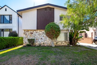 2268 W 20th St in Los Angeles, CA - Building Photo - Building Photo