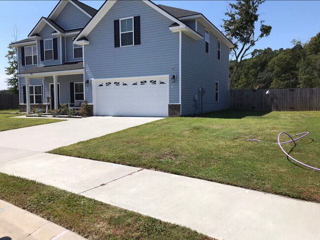460 Thorp Circle in Hinesville, GA - Building Photo - Building Photo