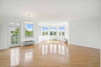 30 Freedom Way in Jersey City, NJ - Building Photo - Building Photo