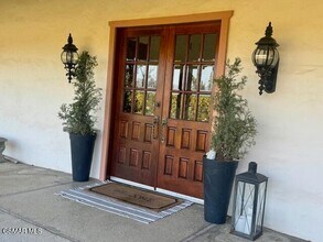 285 Crestview Ave in Camarillo, CA - Building Photo - Building Photo