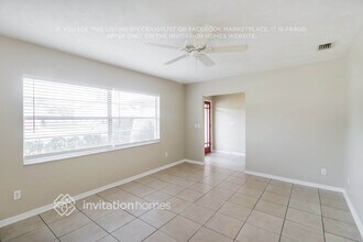205 Donatello Dr in Brandon, FL - Building Photo - Building Photo