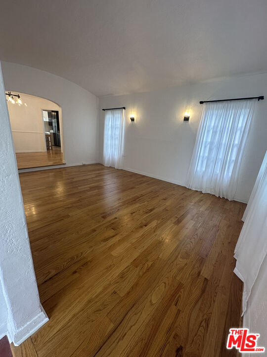 1450 S Wooster St in Los Angeles, CA - Building Photo - Building Photo