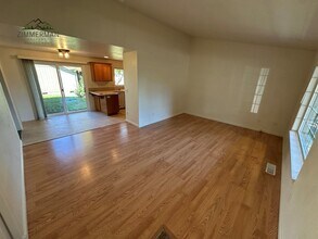 576 S 35th St in Springfield, OR - Building Photo - Building Photo