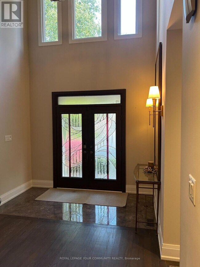 18 Theobalds Cir in Richmond Hill, ON - Building Photo - Building Photo