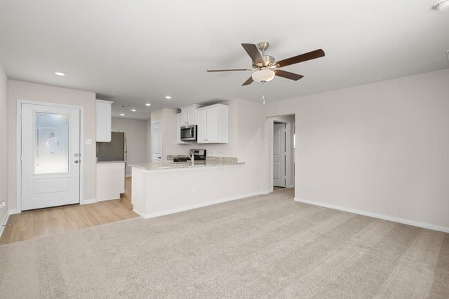 10360 Sweetwater Creek Dr in Cleveland, TX - Building Photo - Building Photo