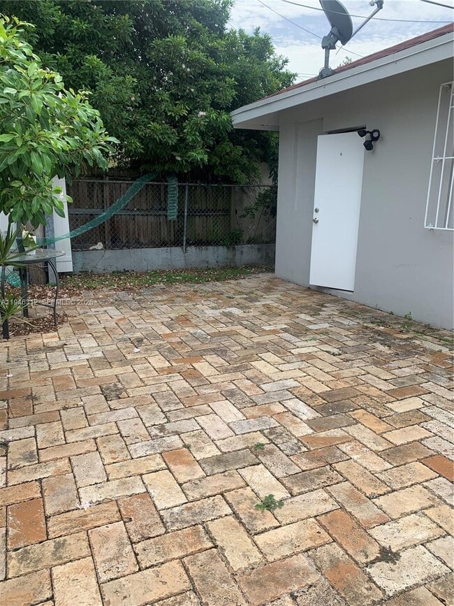 property at 821 SW 29th Ct