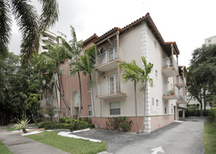 29 Santillane Ave in Coral Gables, FL - Building Photo - Building Photo