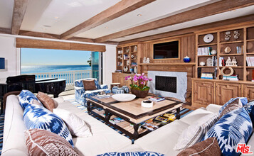 27348 Pacific Coast Hwy in Malibu, CA - Building Photo - Building Photo