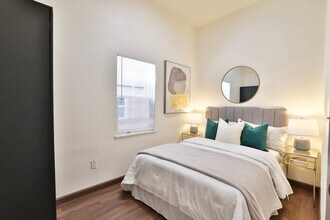 2290 San Pablo Ave in Oakland, CA - Building Photo - Building Photo