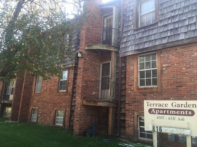 Raytown Townhomes in Raytown, MO - Foto de edificio - Building Photo