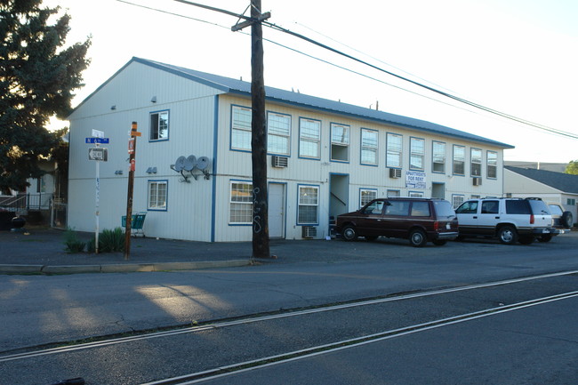 1101 Willow St in Yakima, WA - Foto de edificio - Building Photo