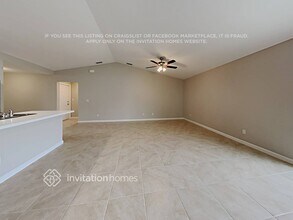 1021 SE Airoso Blvd in Port St. Lucie, FL - Foto de edificio - Building Photo