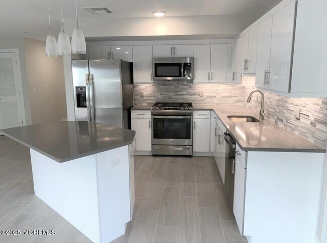 345 Ocean Blvd in Long Branch, NJ - Building Photo - Building Photo