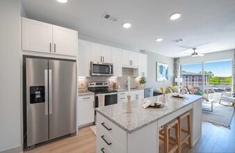 2422 Firewheel Pkwy, Unit 2320 in Garland, TX - Foto de edificio - Building Photo