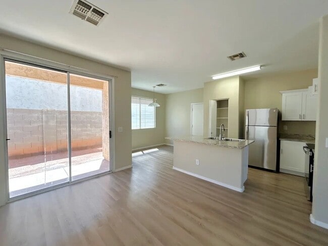 property at 5222 W Fulton St