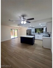 1460 Park Shore Cir in Ft. Myers, FL - Foto de edificio - Building Photo