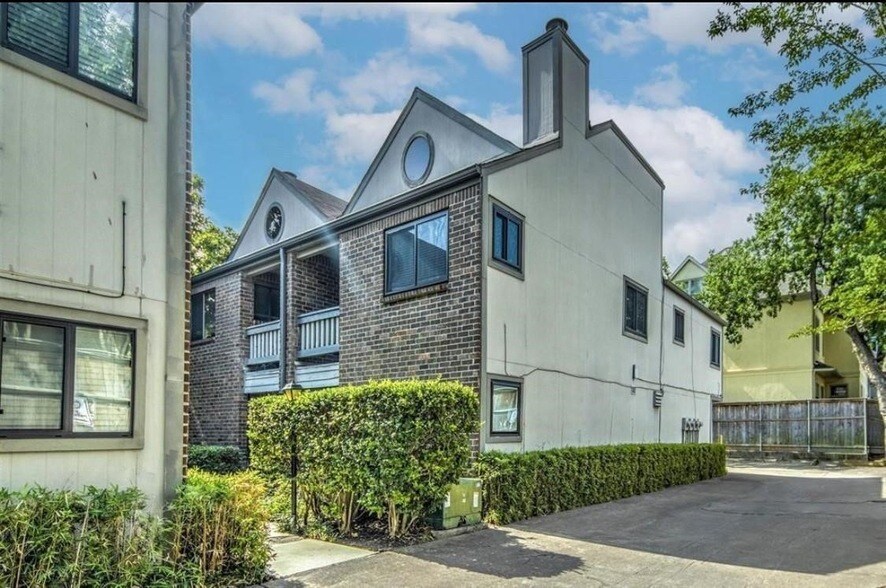 1114 Augusta Dr in Houston, TX - Foto de edificio