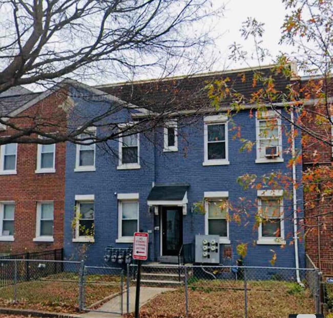 property at 1635 West Virginia Ave NE