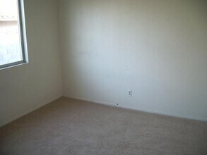 133 Bosworth Dr in Henderson, NV - Building Photo - Building Photo