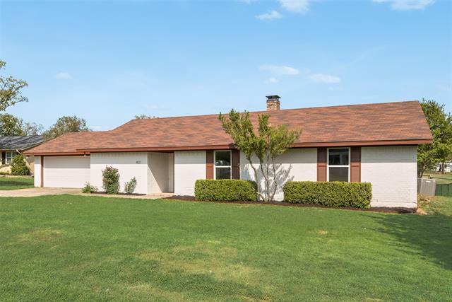 407 Cocopa Dr W in Gainesville, TX - Building Photo