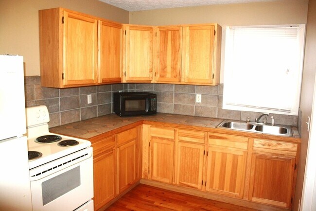 203 E College Ave in Frostburg, MD - Building Photo - Building Photo