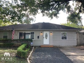 7519 Schiller St in Houston, TX - Building Photo