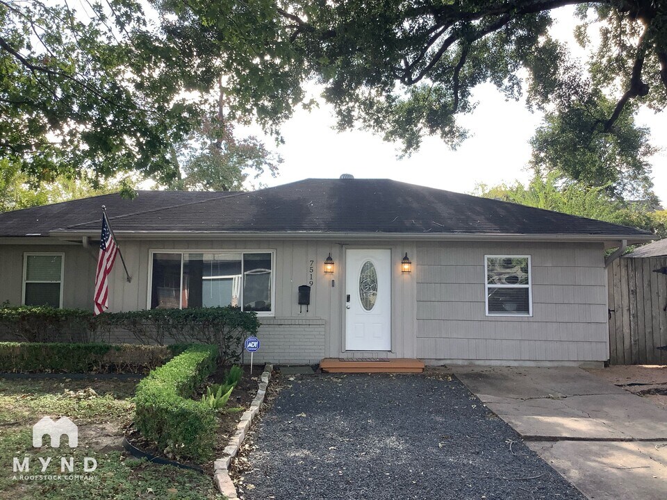 7519 Schiller St in Houston, TX - Foto de edificio