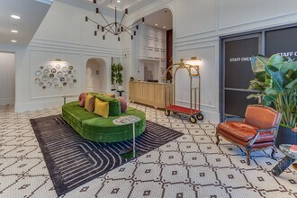 Neighbour in Victoria, BC - Building Photo - Lobby