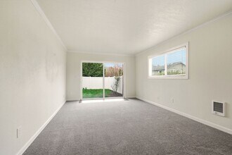 1922 NW 143rd Ave in Portland, OR - Building Photo - Building Photo