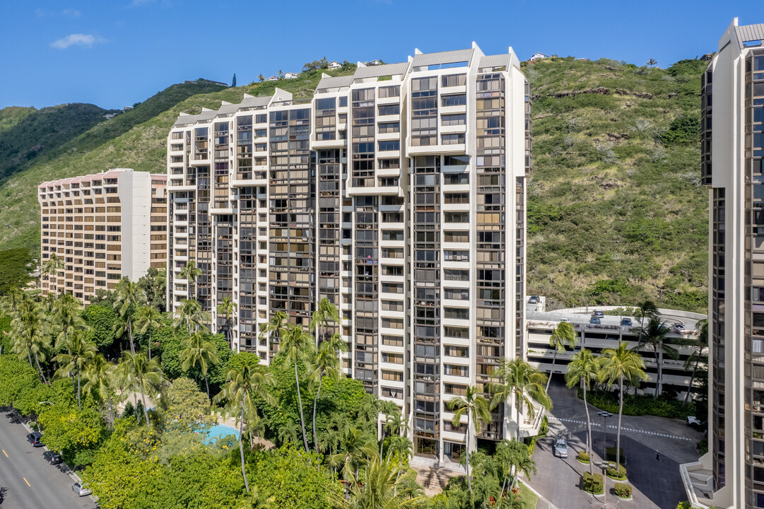 Mauna Luan in Honolulu, HI - Building Photo