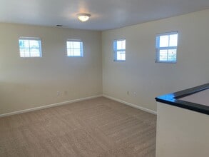 101 Nostalgia Ave in Patterson, CA - Building Photo - Building Photo