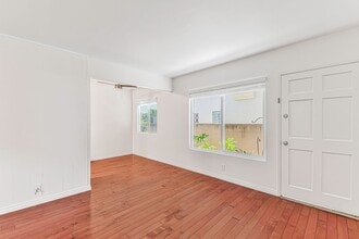 3525 2nd St, Unit 2 in Long Beach, CA - Building Photo - Building Photo