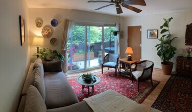 1652 N Gatewood Rd NE, Unit 2 Bed / 2 Bath in Atlanta, GA - Building Photo - Building Photo