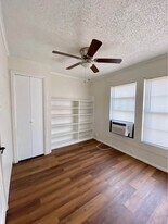 617 S Nebraska Ave in Weslaco, TX - Building Photo